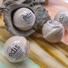 Load image into Gallery viewer, Beach Read Bath Bomb