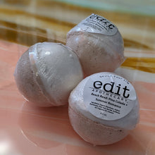 Load image into Gallery viewer, Beach Read Bath Bomb